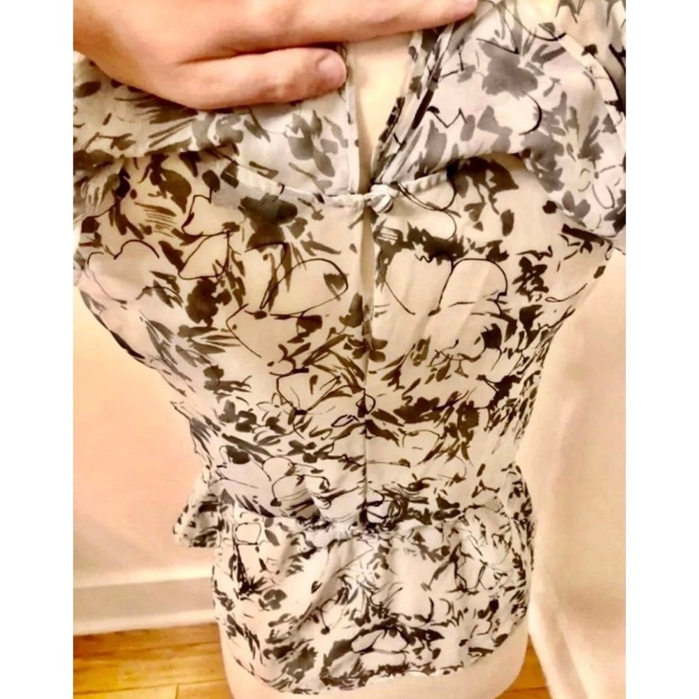 Express Ruffled Floral Blouse - Picture 5 of 5